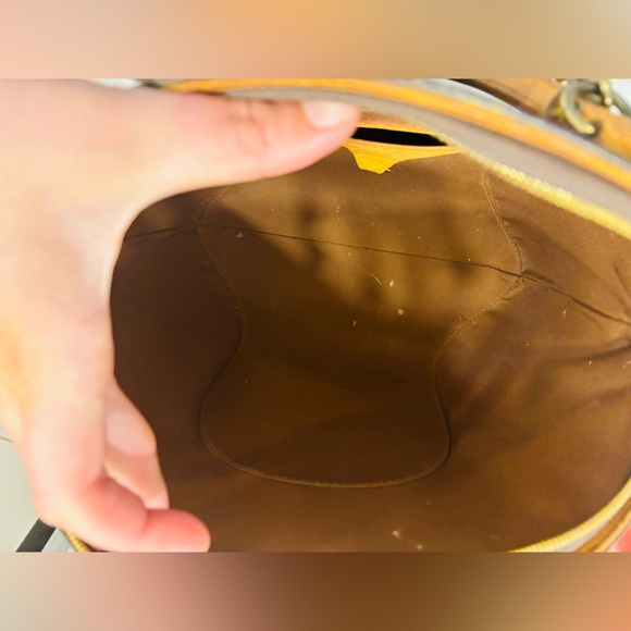 Louis Vuitton bag - Picture 2 of 7